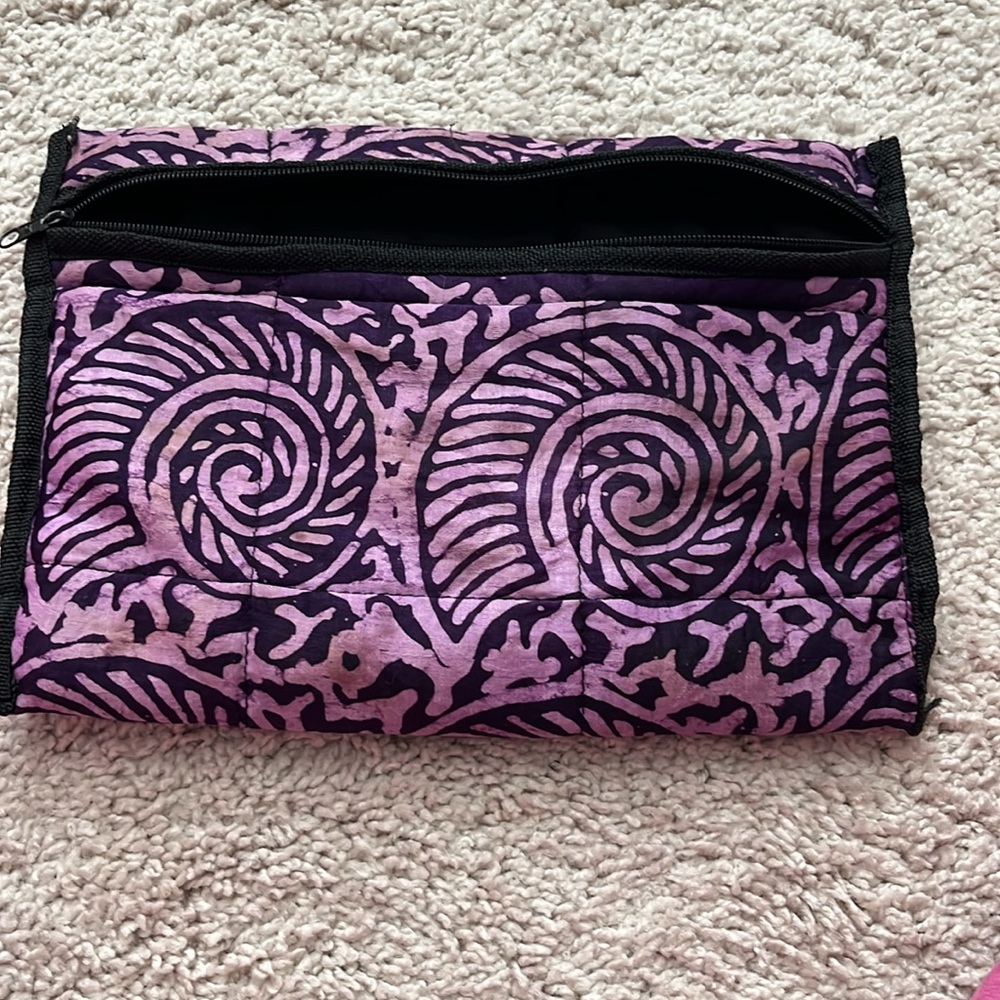 Handcrafted Shell Pouch 🥹Purple Lilac Shells - Picture 2 of 5